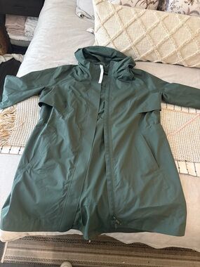 Lululemon Rain Rebel Rain Coat